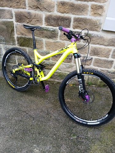 Mountain bike full - bike, suspension