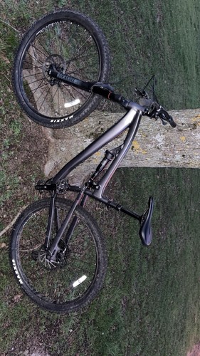 Full suspension mountain bike - full,