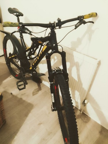 Mountain bike full - full, suspension
