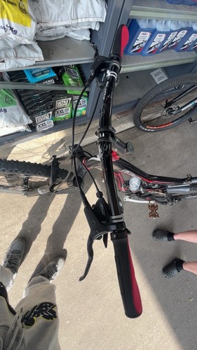 Full suspension mountain bike - full,