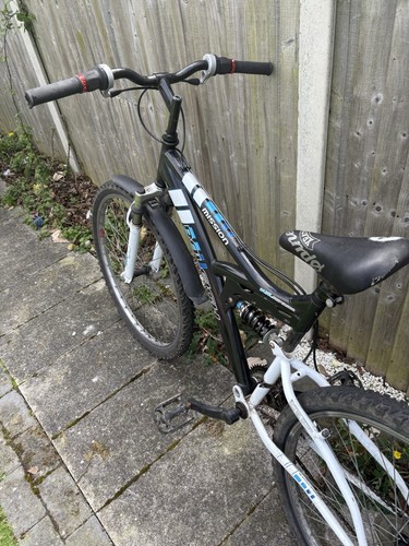 Full suspension mountain bike - full,