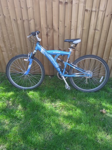 Full suspension mountain bike - full,
